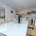 Prázdninový dům Three-bedroom In *