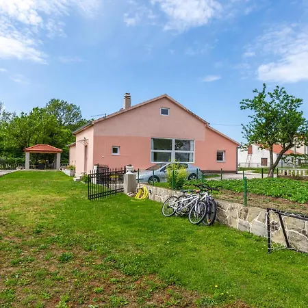 Three-bedroom In Prázdninový dům Neoric